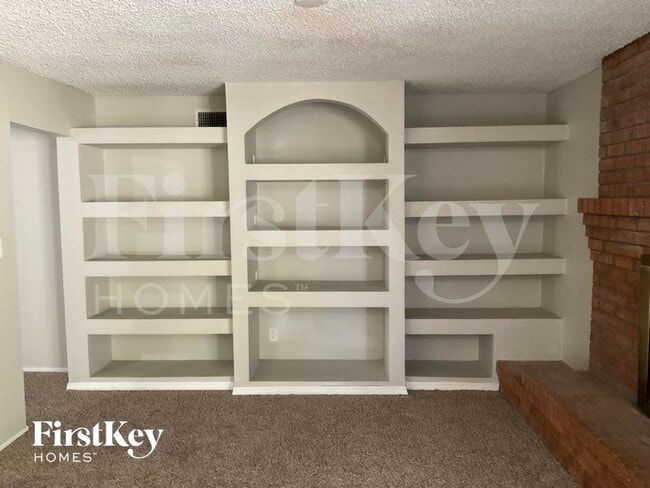 Photo - 3730 W Hartford Ave