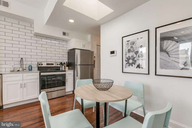 Photo - 1758 Park Ave