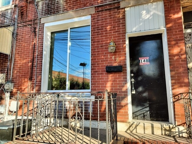 Building Photo - 148 Hamilton Ave Rental