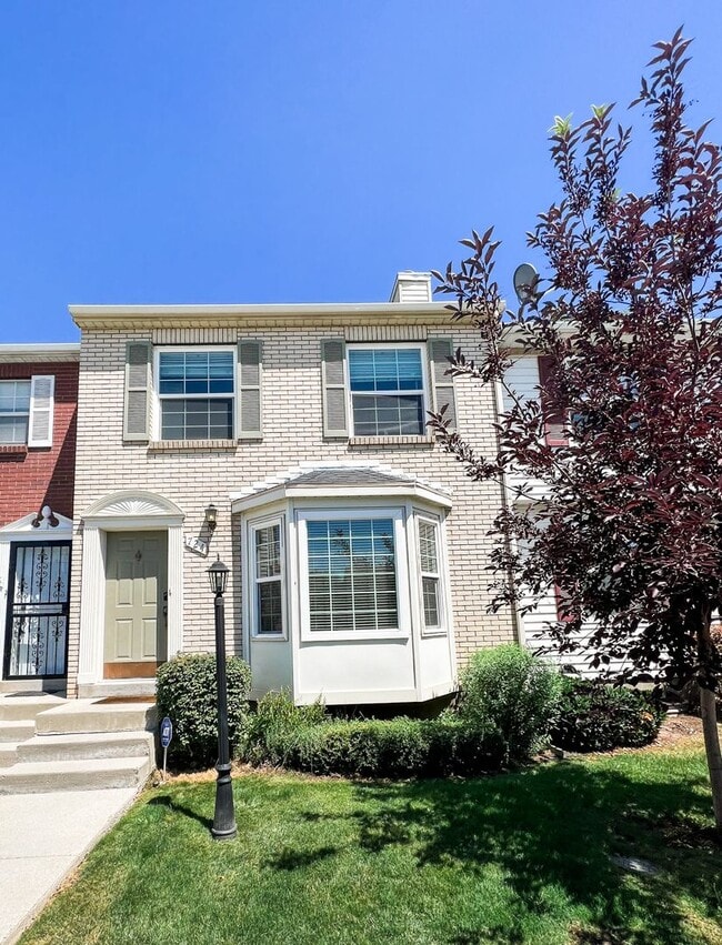 Photo - Great Town Home in Fantastic Location