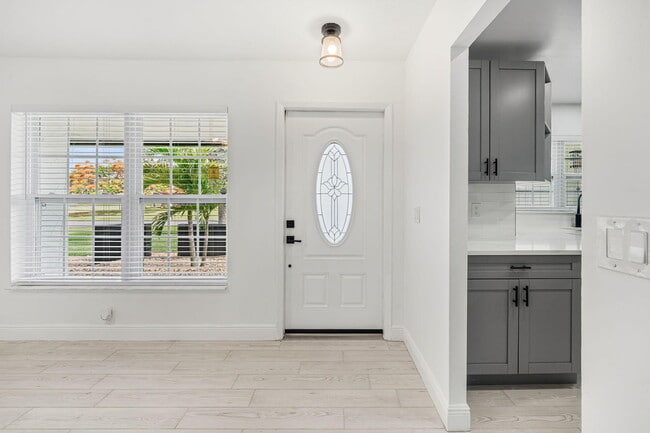 Photo - 908 Hibiscus Dr