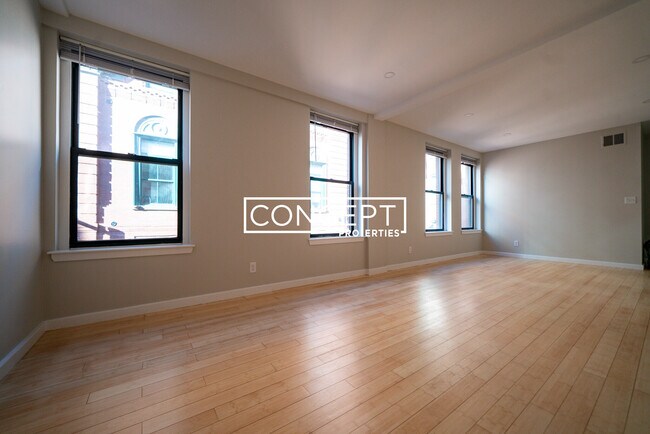 Photo - 1661 Washington St Unit 303