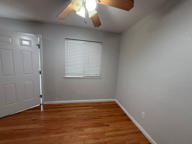 Photo - 1608 Rockrose Rd