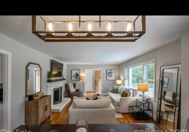 Photo - 4326 Castleton Rd