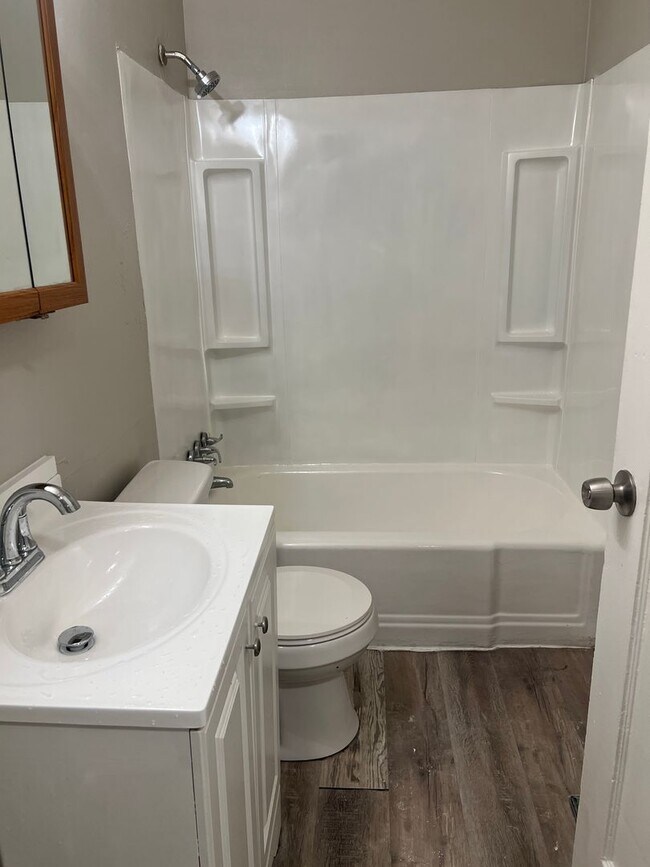 Photo - 1468 W 32nd St Unit 1468 W 32nd St