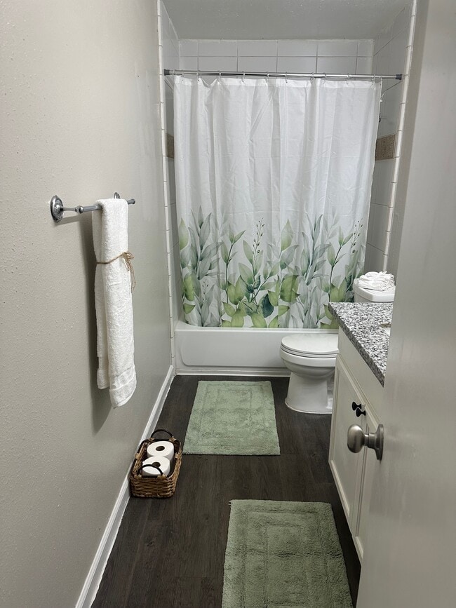 Photo - Mariner Under The Oaks