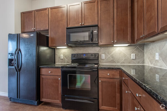 2 BR, 2 BA - 1103 SF