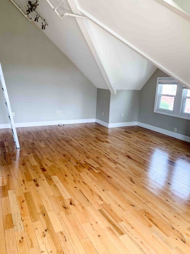 Photo - 126 King St Unidad 3L