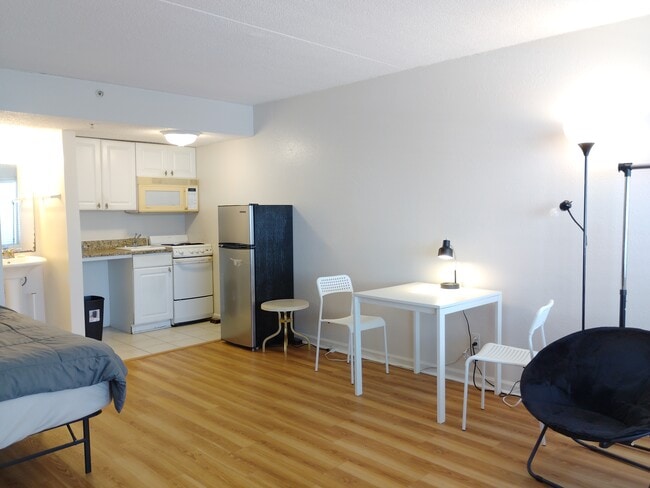 Building Photo - 2506 S Ocean Blvd Unit 3
