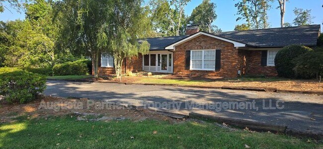 Photo - 289 Ashbrook Dr