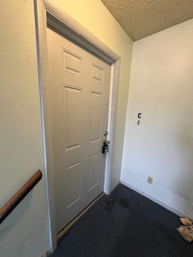 Photo - Stylish Remodeled 1BR Condo with Pool & Low HOA – Ideal Winter Park Investment Unidad N-10C