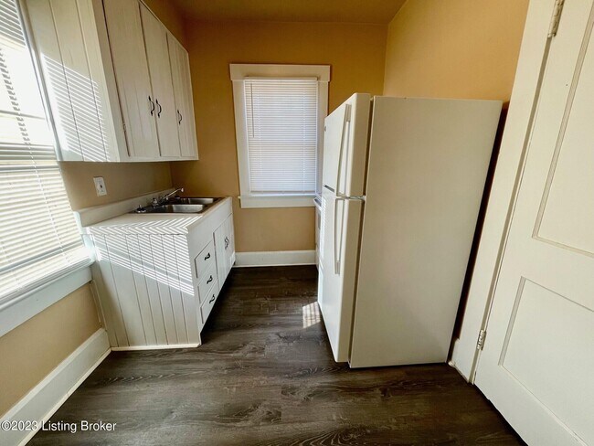 Photo - 2015 E Oak St Unit 2