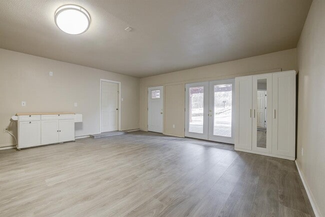 Photo - 5303 Shady Oak Cir