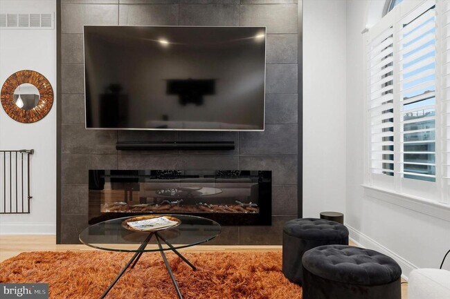 Photo - 159 Green Ln