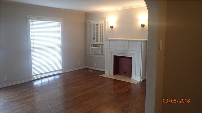 5824 Anita St