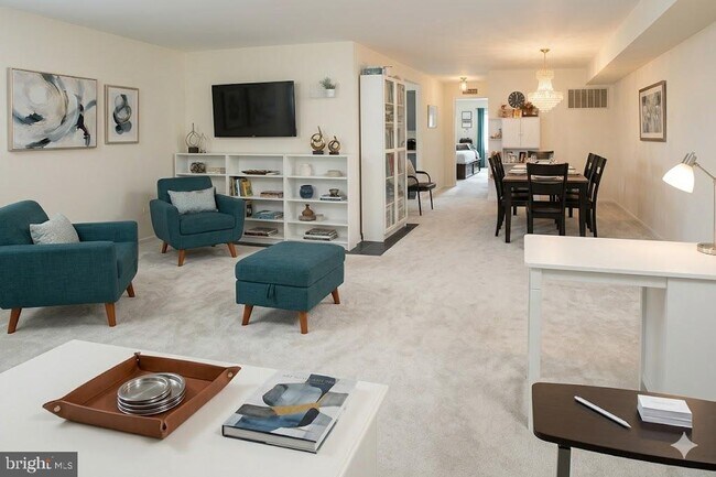 Photo - 109 Delamere Dr Unit 7