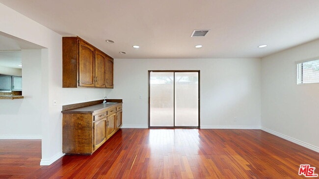 Photo - 17155 Donmetz St