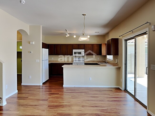 Photo - 25841 W Miami St