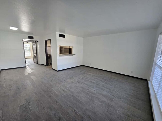 Photo - 8401 N New Braunfels Ave