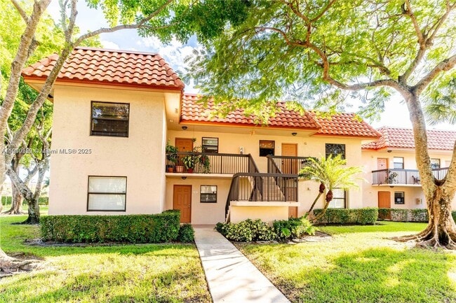 Building Photo - 15805 W Waterside Cir Unit 201