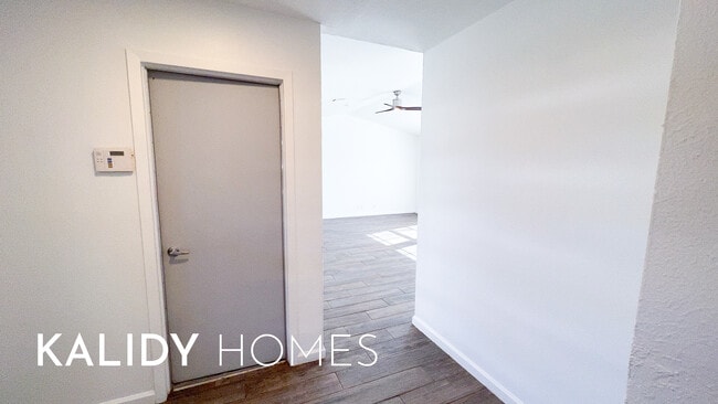 Photo - 808 SE 13th St