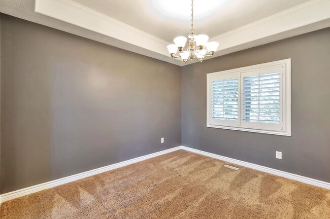 Photo - AVAILABLE NOW — SPACIOUS & BEAUTIFUL Bountiful Meadows Home. 4 BED 3 BATH SIGNLE FAMILY HOME