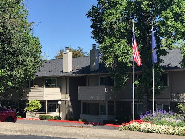 Photo - Creekside Commons Apartments