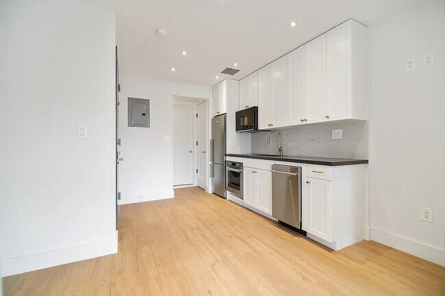 Photo - 153 Rivington St Unit 1