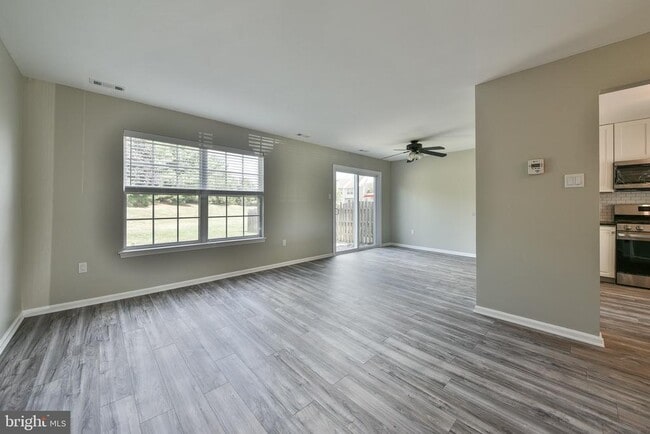 Photo - 35 Nutmeg Pl