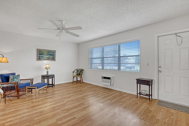 Photo - 171 West Dr Unit 171