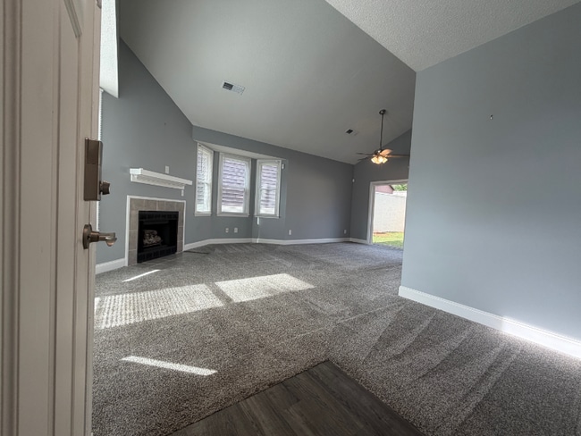 Photo - 120 Gateway Ln