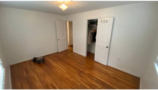 Photo - 104 Broce Dr