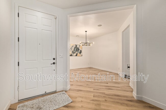 Photo - 17809 W Lincoln St