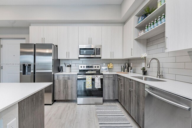 Photo - 9135 W Commercial Blvd Unit 305