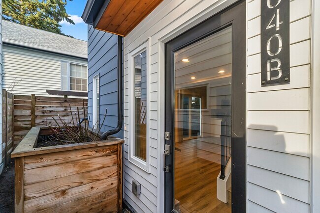 Photo - 1040 S Donovan St