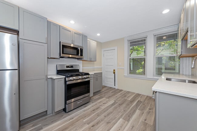 Photo - 39 Brackett St Unidad 2 Rental