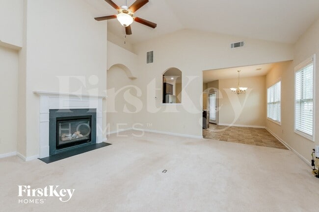 Photo - 150 Stonebridge Crossing