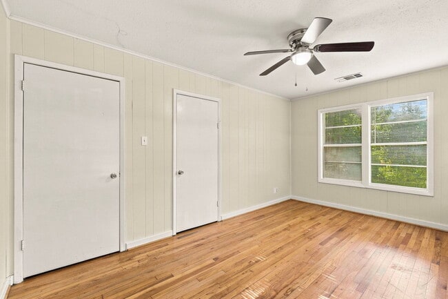 Photo - 1914 Oaklawn Dr