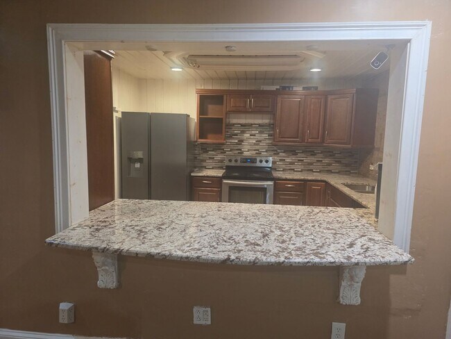 Photo - 965 Fair St SW