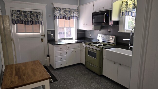 Photo - 1004 Weller Ave