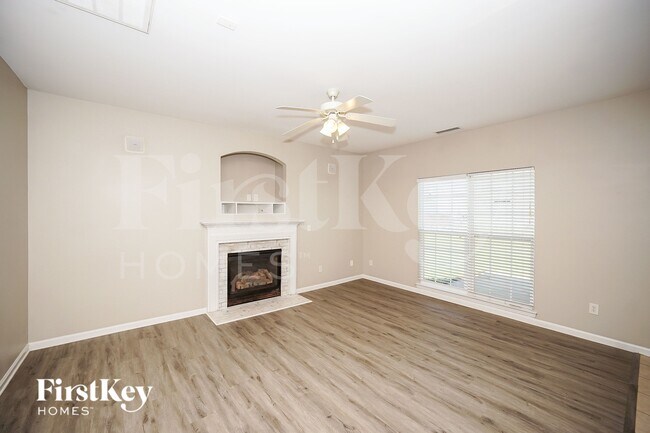 Photo - 126 Centerpoint Dr