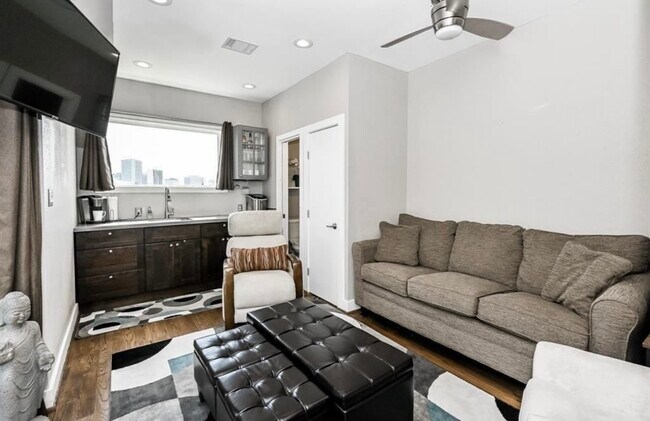 Photo - 1608 W Webster St Unit B