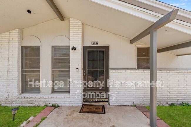 4942 Driskill St