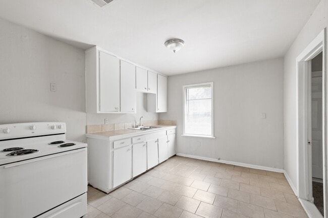 Photo - 4922 Alvin St