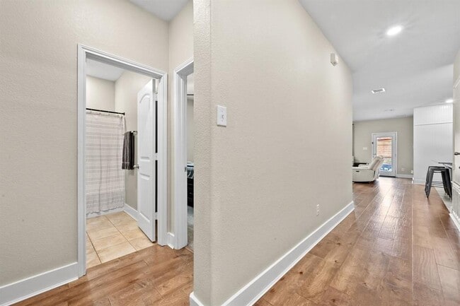 Photo - 291 Jarbridge Dr House