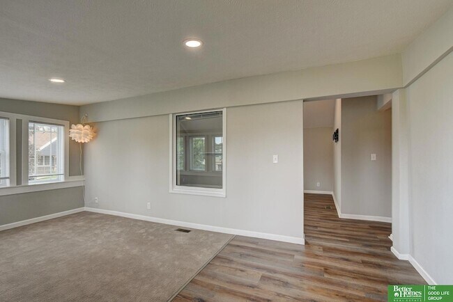 Photo - 6519 Parker St