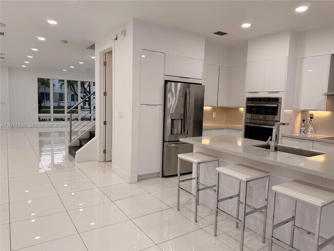 Photo - 10330 NW 66th St