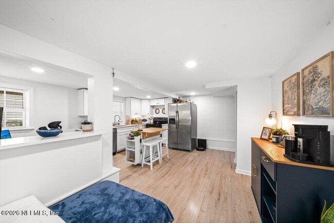 Photo - 457 7th Ave S