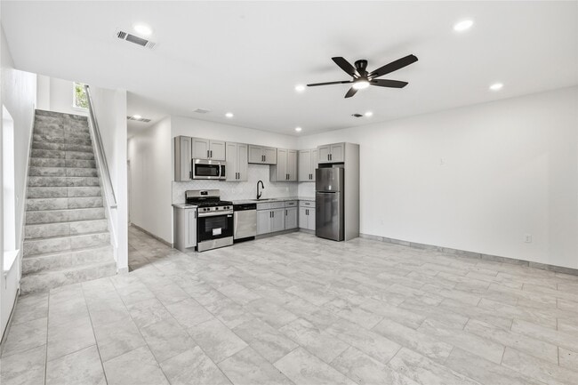 Photo - 6138 Brookfield Dr Unit A