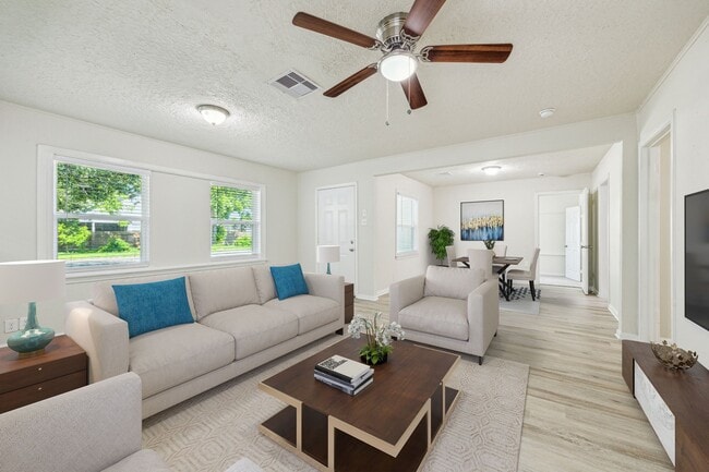 Photo - 2511 Evergreen Dr